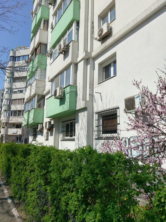 Stone Gate Apartment #1 Bucureşti Ngoại thất bức ảnh